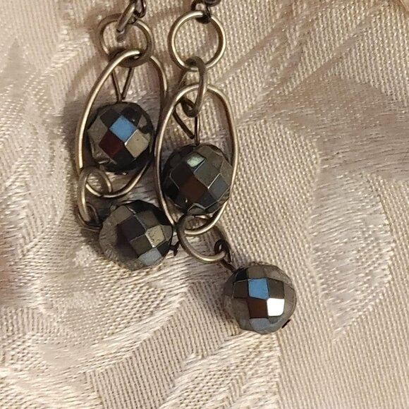 5/$25 Vintage Hematite Beading Dangle Earrings 2.25 inch - Picture 2 of 7